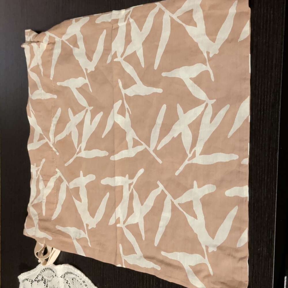 MIRTH Tan and White Dust Bag - Picture 4 of 4